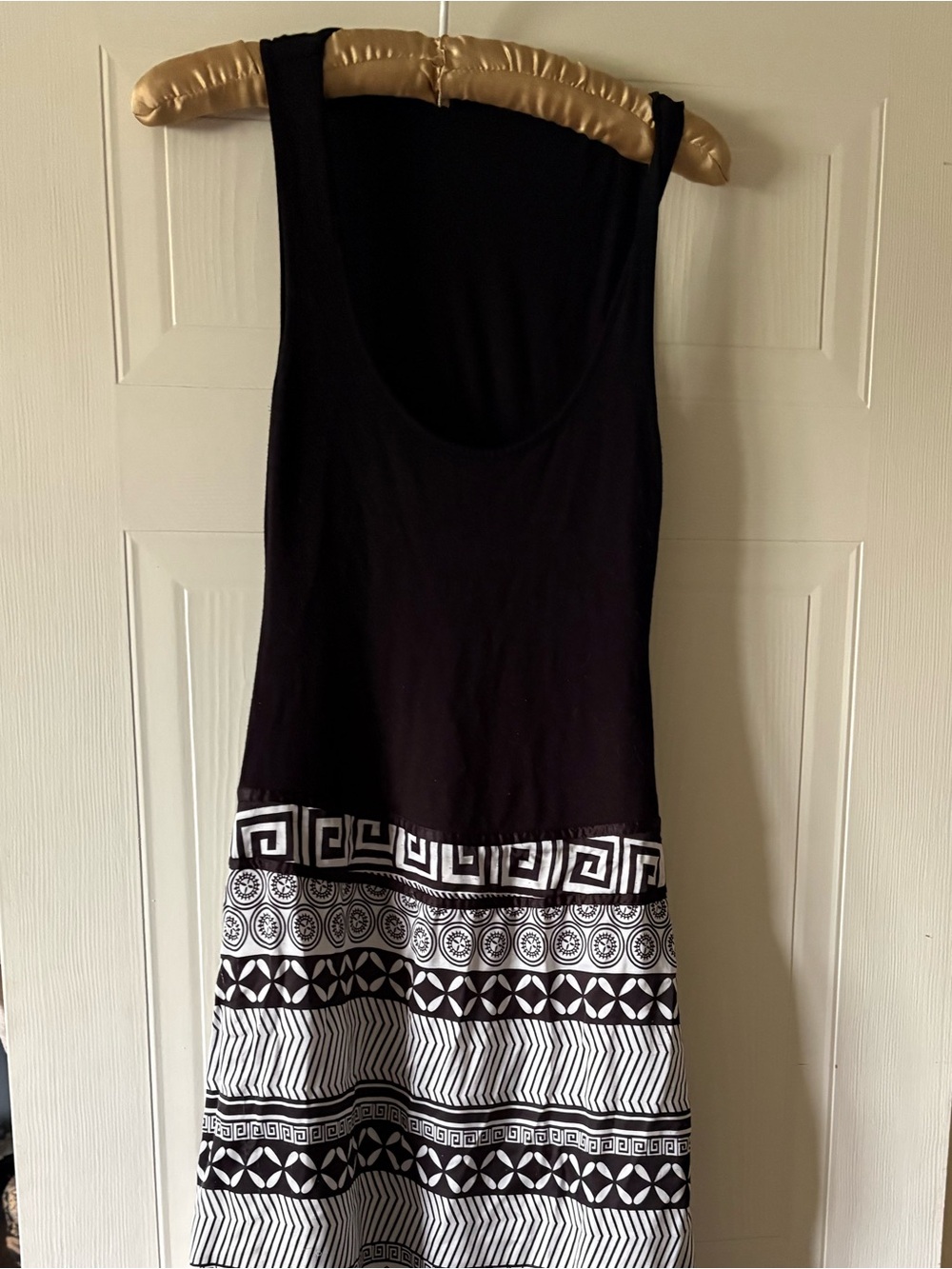 Black and White Patterned Maxi Dress – Sleeveless Scoop Neck
